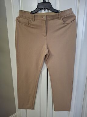 Chicos So Slimming Size 2 Petite Pants in Taupe